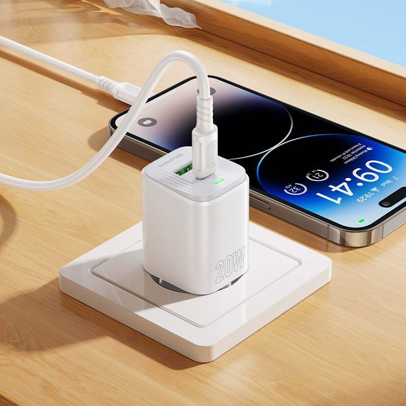 Мережевий зарядний пристрій Borofone BAS83A Star PD20W+QC3.0 — фото 6