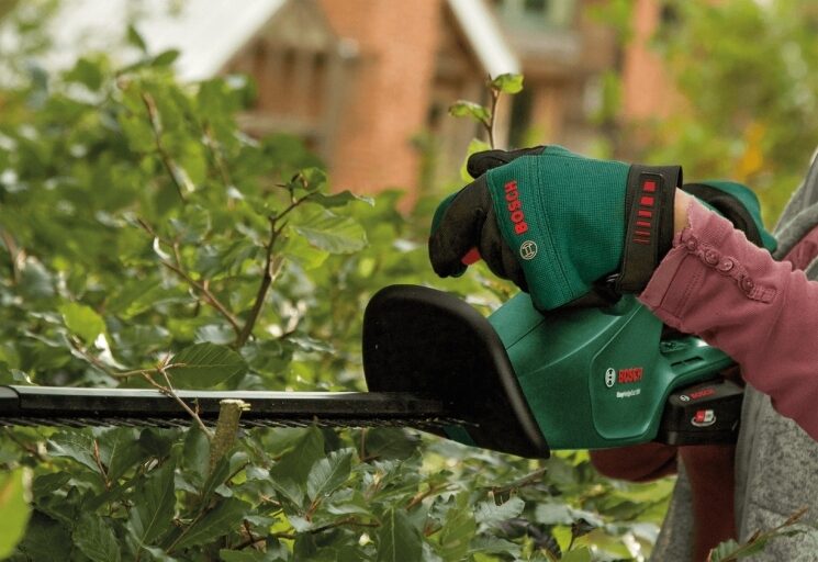 Кущоріз акумуляторний Bosch EasyHedgeCut 18-45 18 В лезо 45 см крок — фото 4