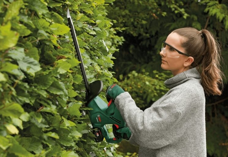 Кущоріз акумуляторний Bosch EasyHedgeCut 18-45 18 В лезо 45 см крок — фото 6