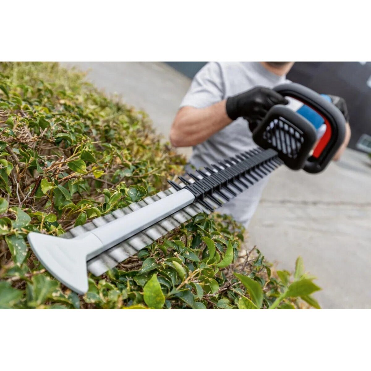 Кущоріз акумуляторний Bosch Professional GHE 18V-60 — фото 2