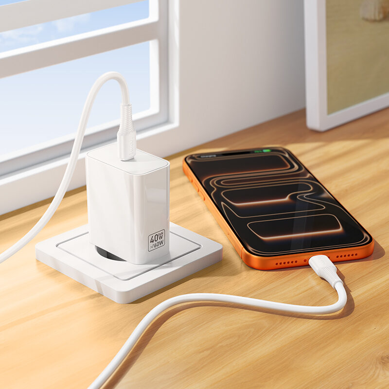 Мережевий зарядний пристрій Hoco C162A Source single port PD40W charger(EU) White — фото 9