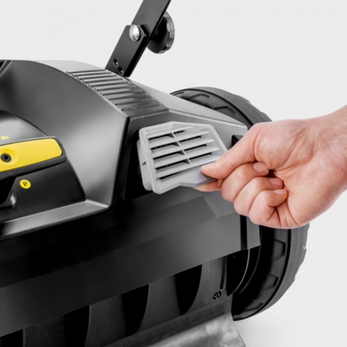 Підмітальна машина професійна Karcher KM 70/20 C 2SB ручна захват 98 — фото 7