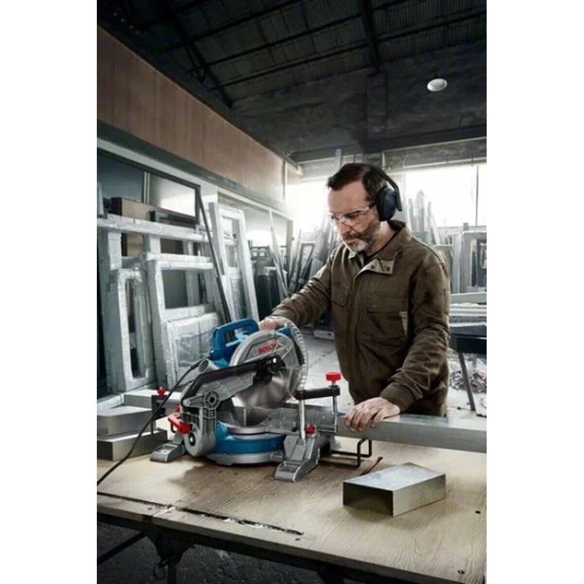 Пила торцювальна Bosch Professional GCM 216 диск 216 мм — фото 6