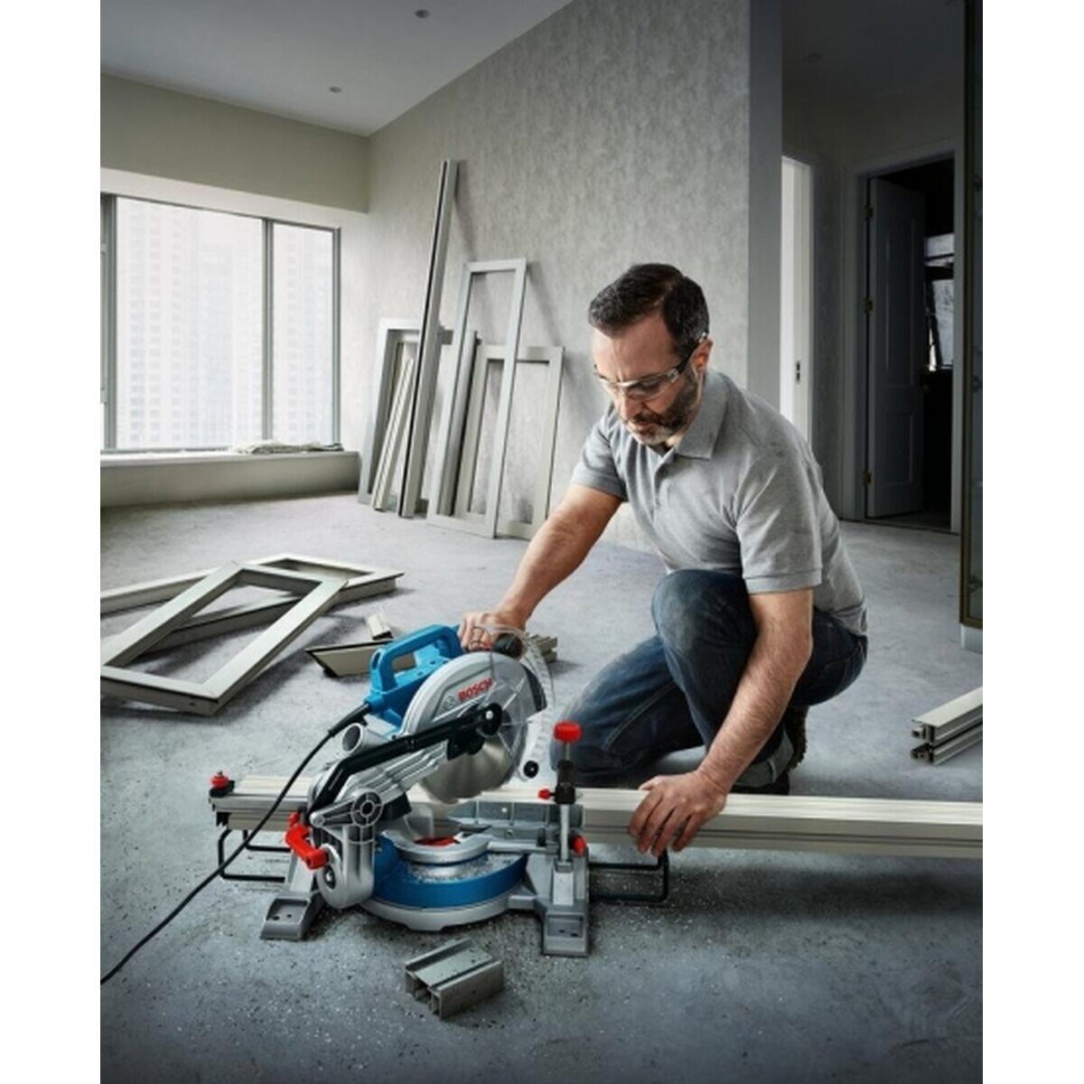 Пила торцювальна Bosch Professional GCM 216 диск 216 мм — фото 9